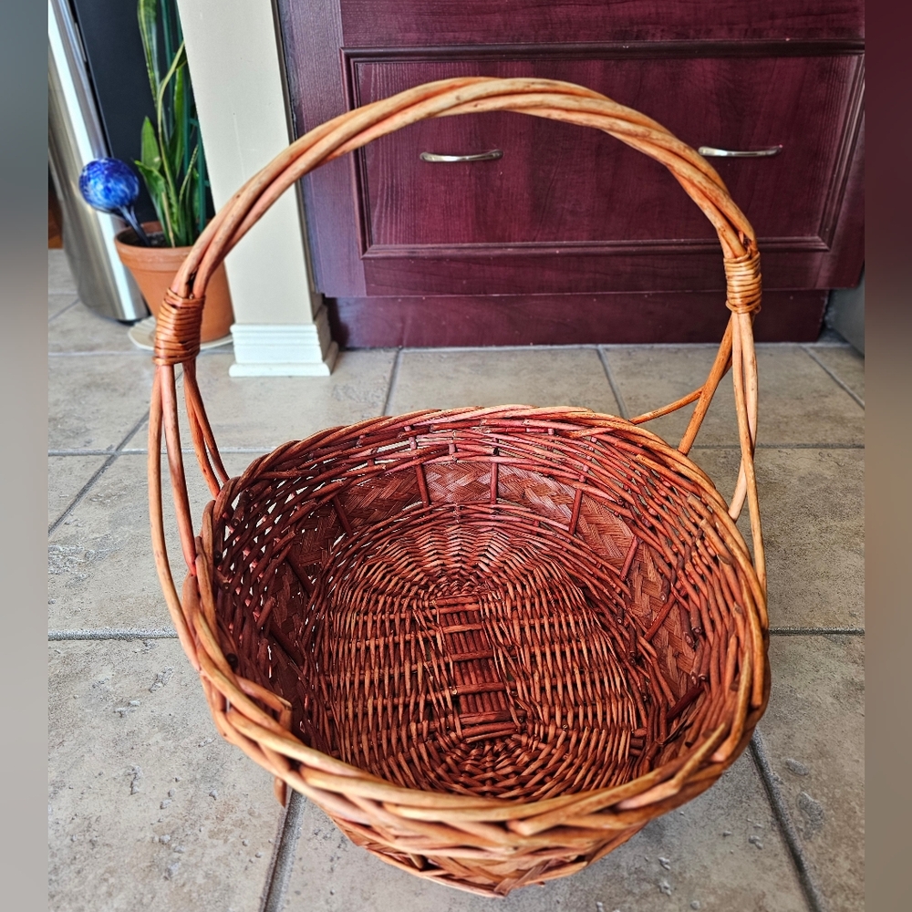 Rustic Woven Basket - Picture 3 of 16